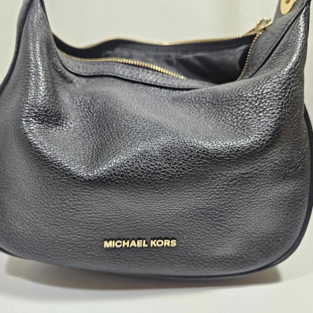 MICHAEL Michael Kors Raven Medium Leather Messenger Bag Black With Gold Hardwear - Picture 4 of 15